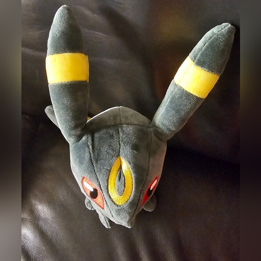 Pokémon Umbreon Plush Toy 13 Inch Tall EUC - Picture 12 of 12